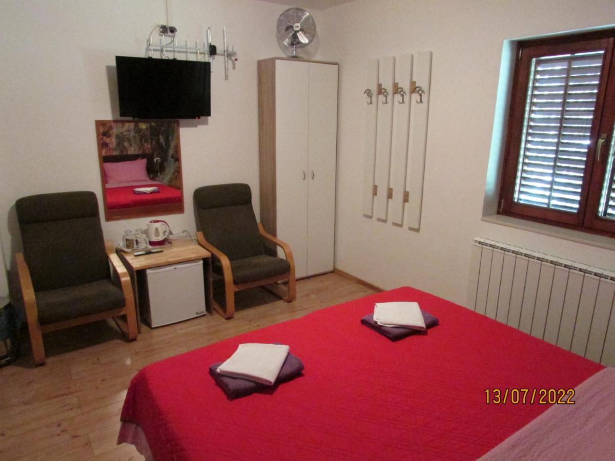 House Nenad Ξενοδοχείο Plitvička Jezera Εξωτερικό φωτογραφία